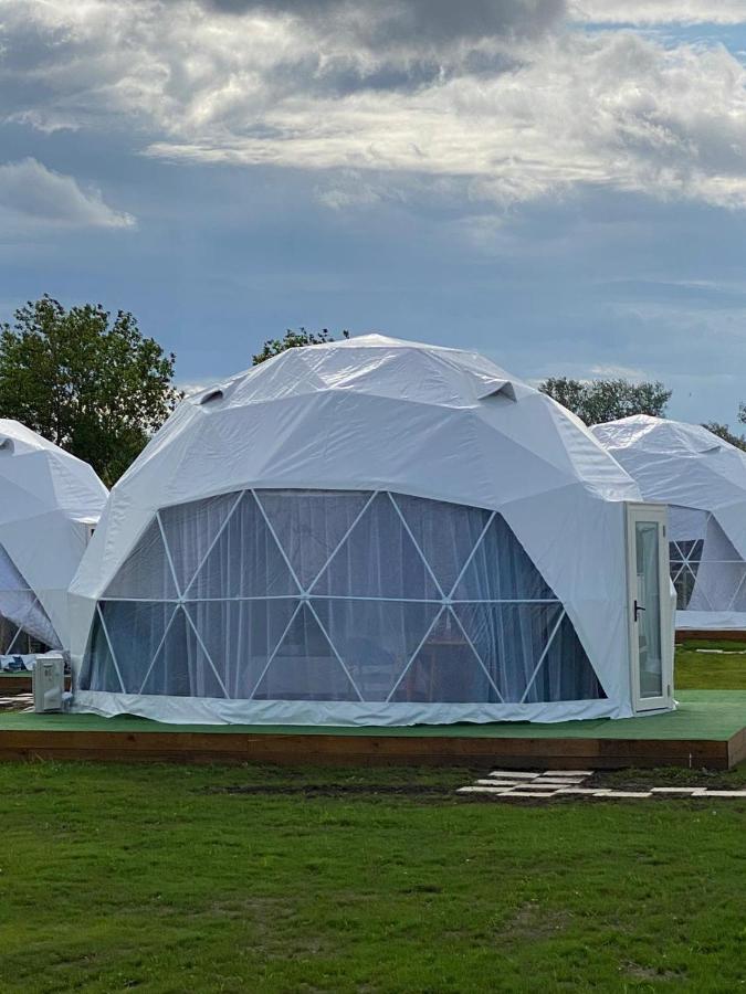 Отель Glamping By The Sea Нэводари Экстерьер фото