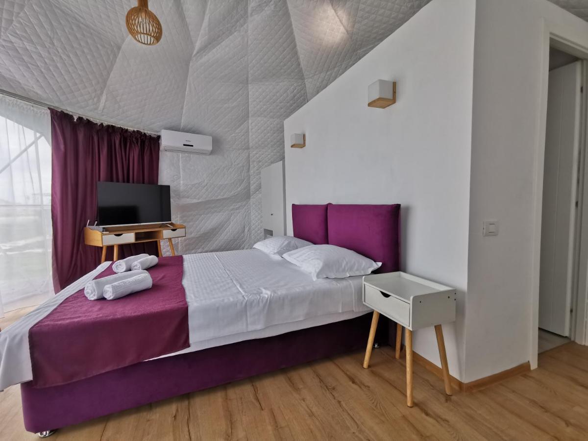Отель Glamping By The Sea Нэводари Экстерьер фото