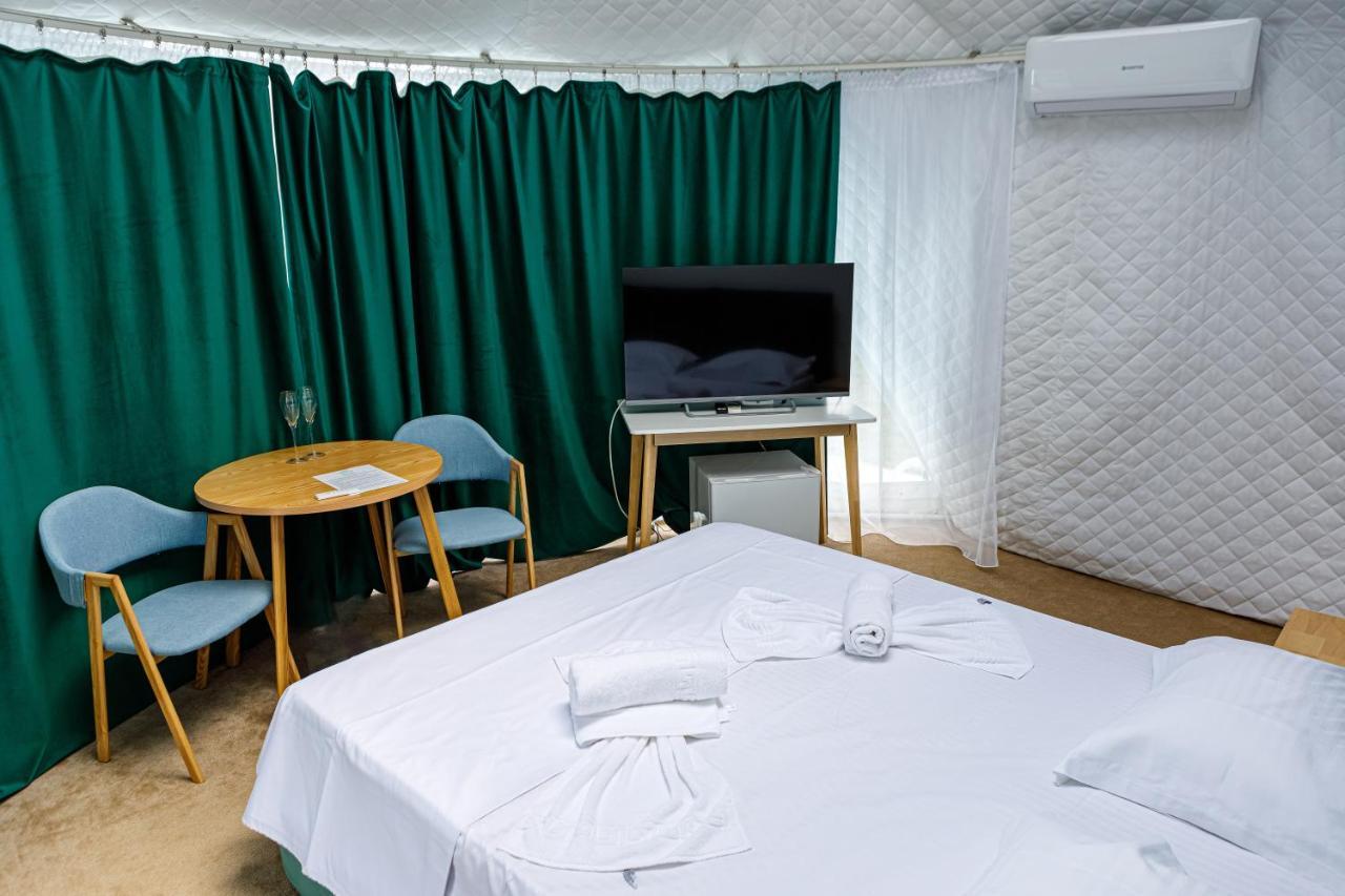 Отель Glamping By The Sea Нэводари Экстерьер фото