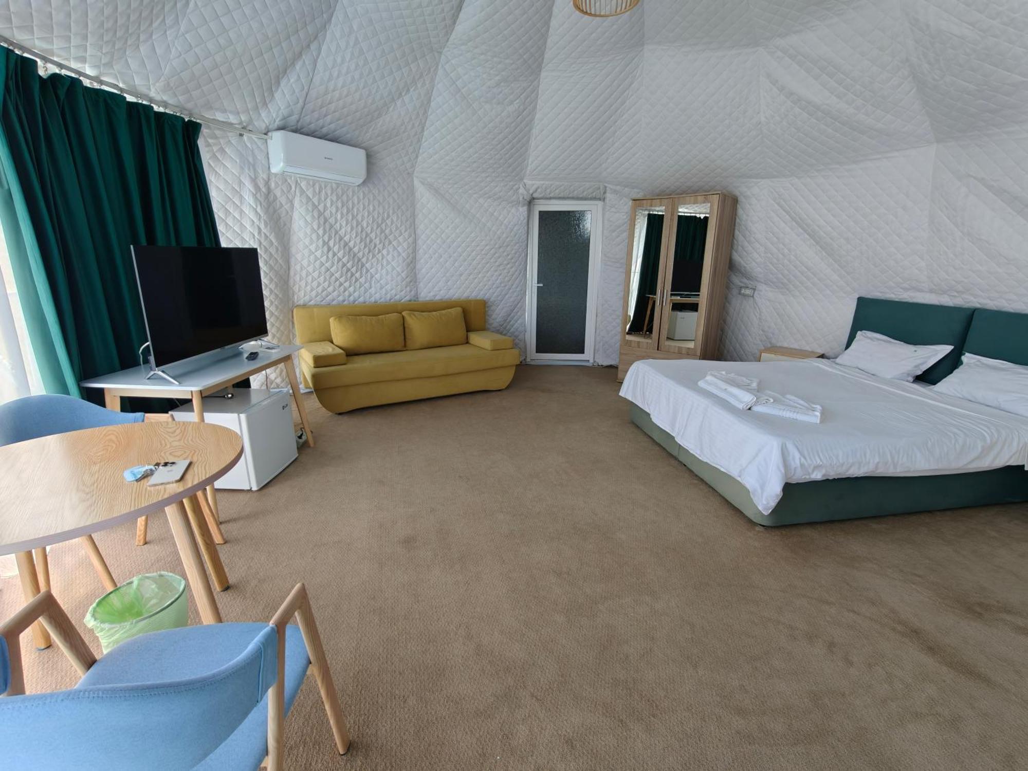 Отель Glamping By The Sea Нэводари Экстерьер фото