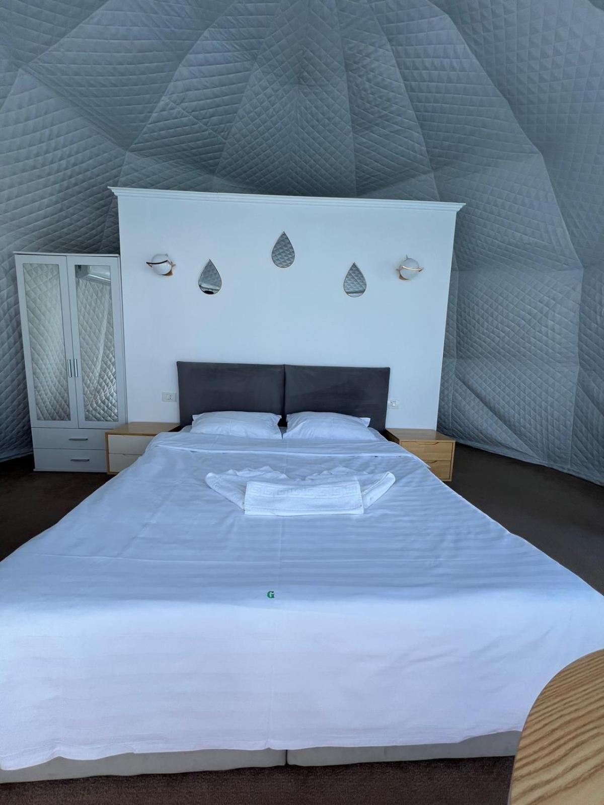 Отель Glamping By The Sea Нэводари Экстерьер фото
